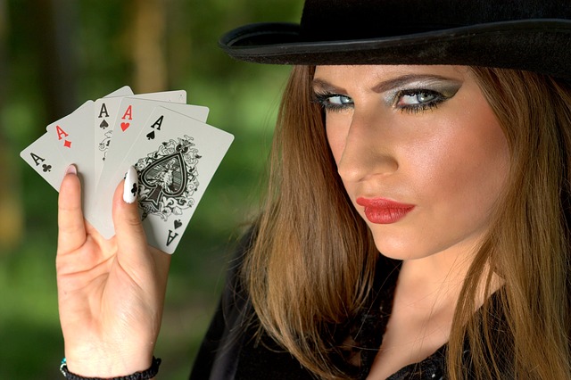 Покер развивает мир и двигает эволюцию