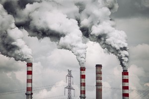 Как вредные выбросы влияют на атмосферу Земли