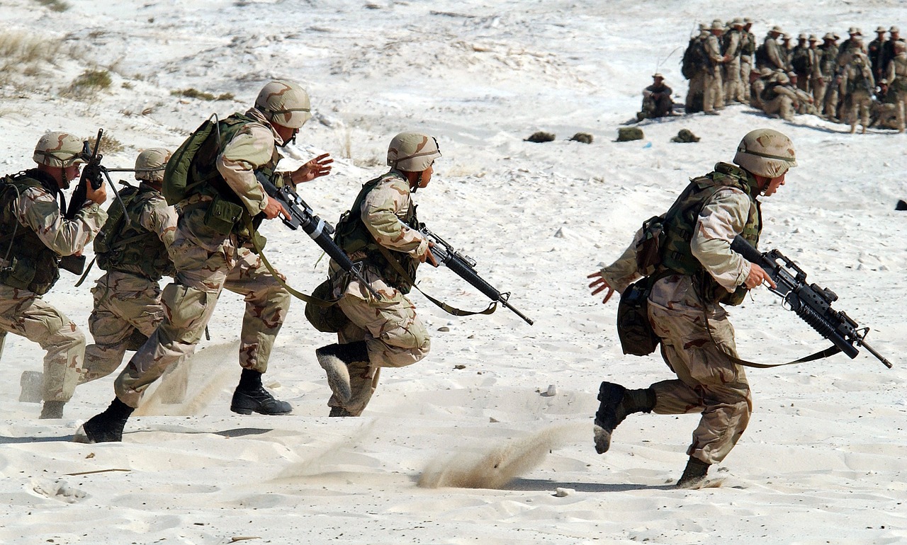 Солдаты НАТО готовятся к бою