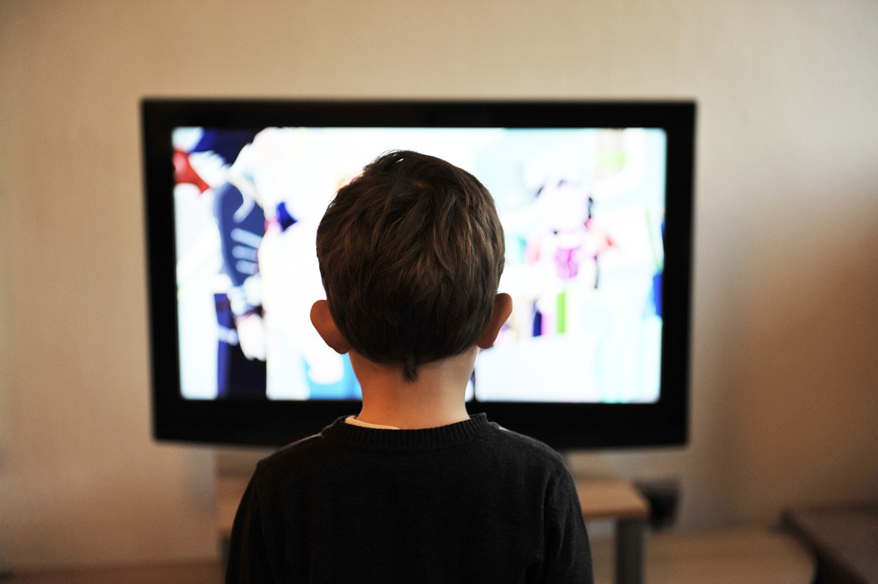 Почему длительное время просмотра телевизора вредно для здоровья