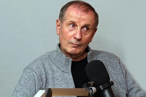 Писателя Веллера признали иностранным агентом за поддержку Украины в СВО